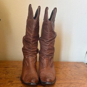 Stylish cowboy Boots